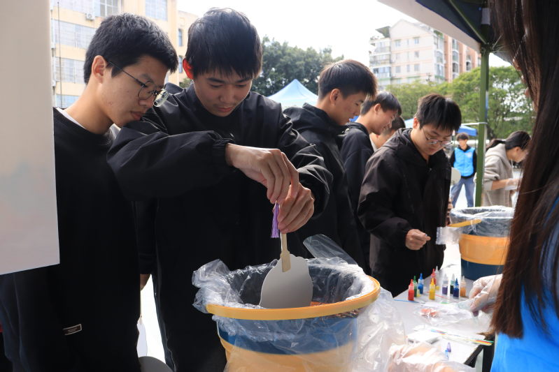 圆满落幕！汽车学院宿舍潮玩游园...