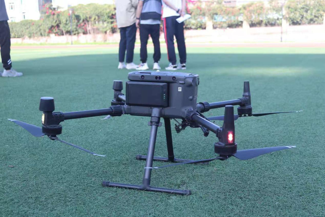 无人机社团成功举办首次社团活动