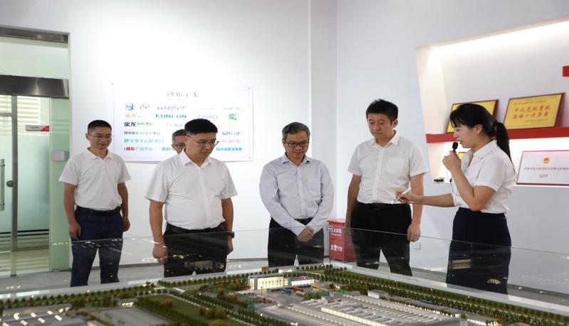 学院领导率队赴厦门金龙联合汽车...