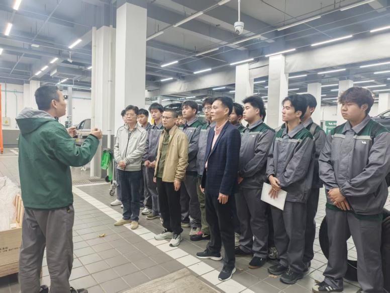 访企拓岗搭桥梁 精准对接促就业...