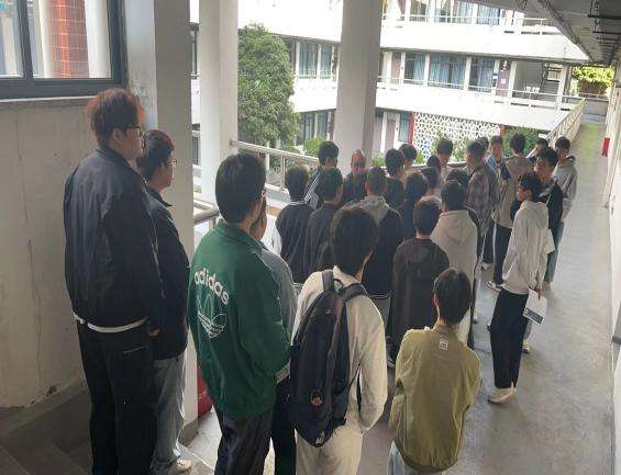 校企合作再谱新章，金龙技师班二...