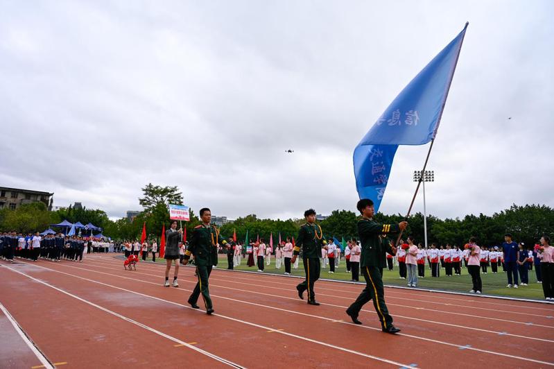 科技焕彩 逐梦赛场 —— 我院...